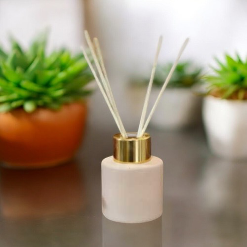 Parfumflesje blush met gouden, zilveren of zwarte dop – €2,08/st – set van 12